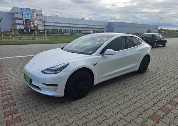 tesla model 3 Tesla Model 3 cena 119000 przebieg: 63000, rok produkcji 2020 z Ostrów Wielkopolski